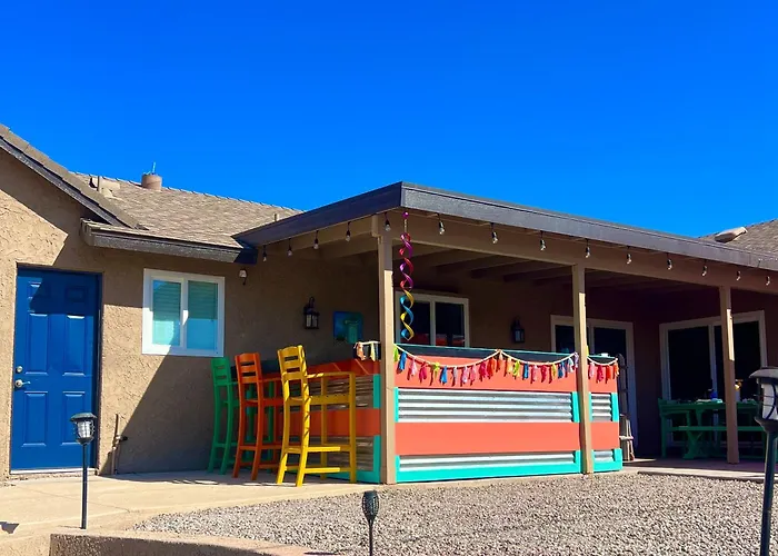 Modern Desert Delight! 4- Bedrooms, Pool, Gameroom * Lake Havasu City