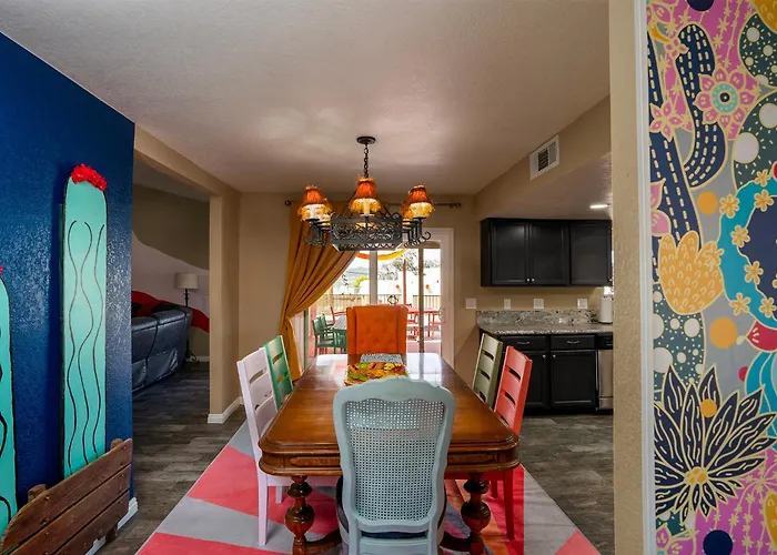 Modern Desert Delight! 4- Bedrooms, Pool, Gameroom *