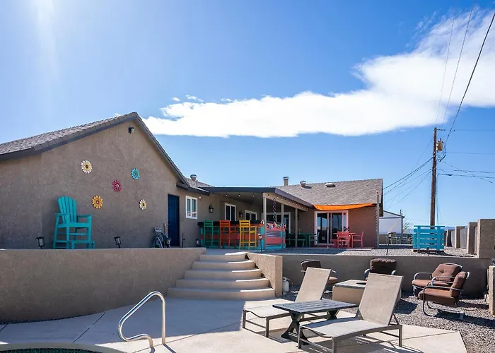 Holiday home Modern Desert Delight! 4- Bedrooms, Pool, Gameroom *